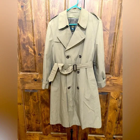 Vintage men s Hart Schaffner Marx trench coat